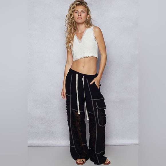 POL “ Rose Garden Set “ Lace Loungewear Set | Midnight Black - Picture 9 of 10